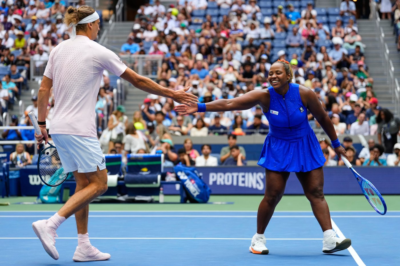 Top tennis stars team up for the U.S. Open mixed doubles tournament, in photos | iNFOnews.ca