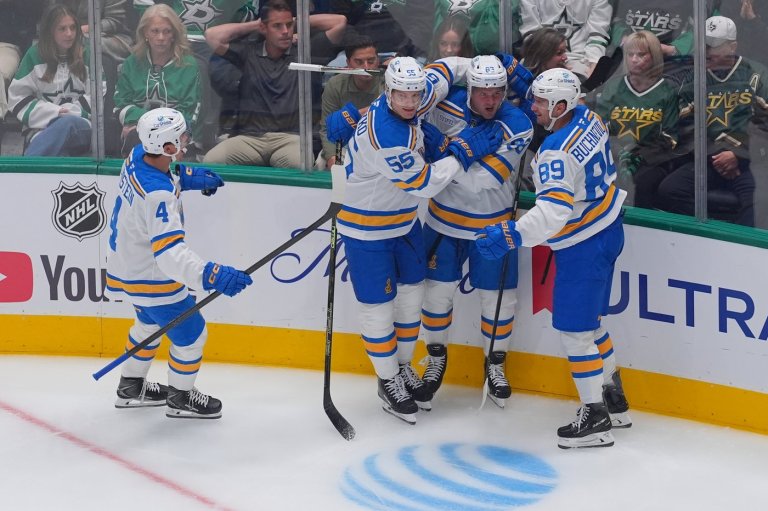 Mason McTavish scores right away in Blues debut in a 4-0 opening-night win over Stars | iNFOnews.ca