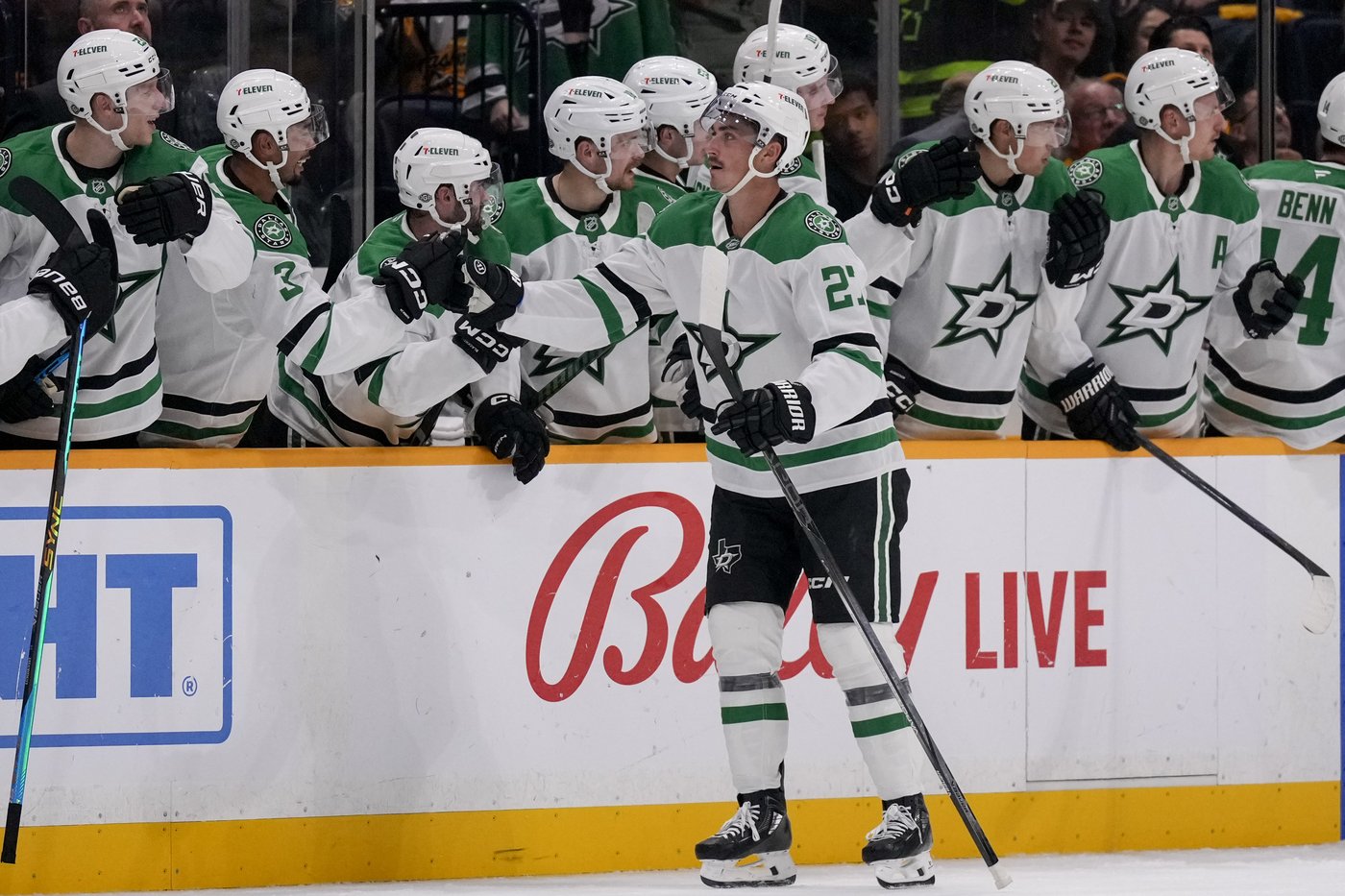 Dallas Stars score 4 goals in 5 shots to take down Predators 4-3 in both teams' season opener | iNFOnews.ca Dallas Stars score 4 goals in 5 shots to take down Predators 4-3 in both teams' season opener | iNFOnews.ca