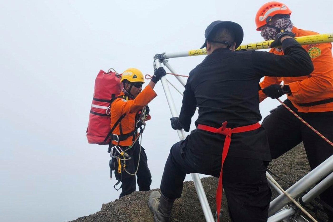 Brazilian tourist found dead after falling from an Indonesian volcano | iNFOnews.ca