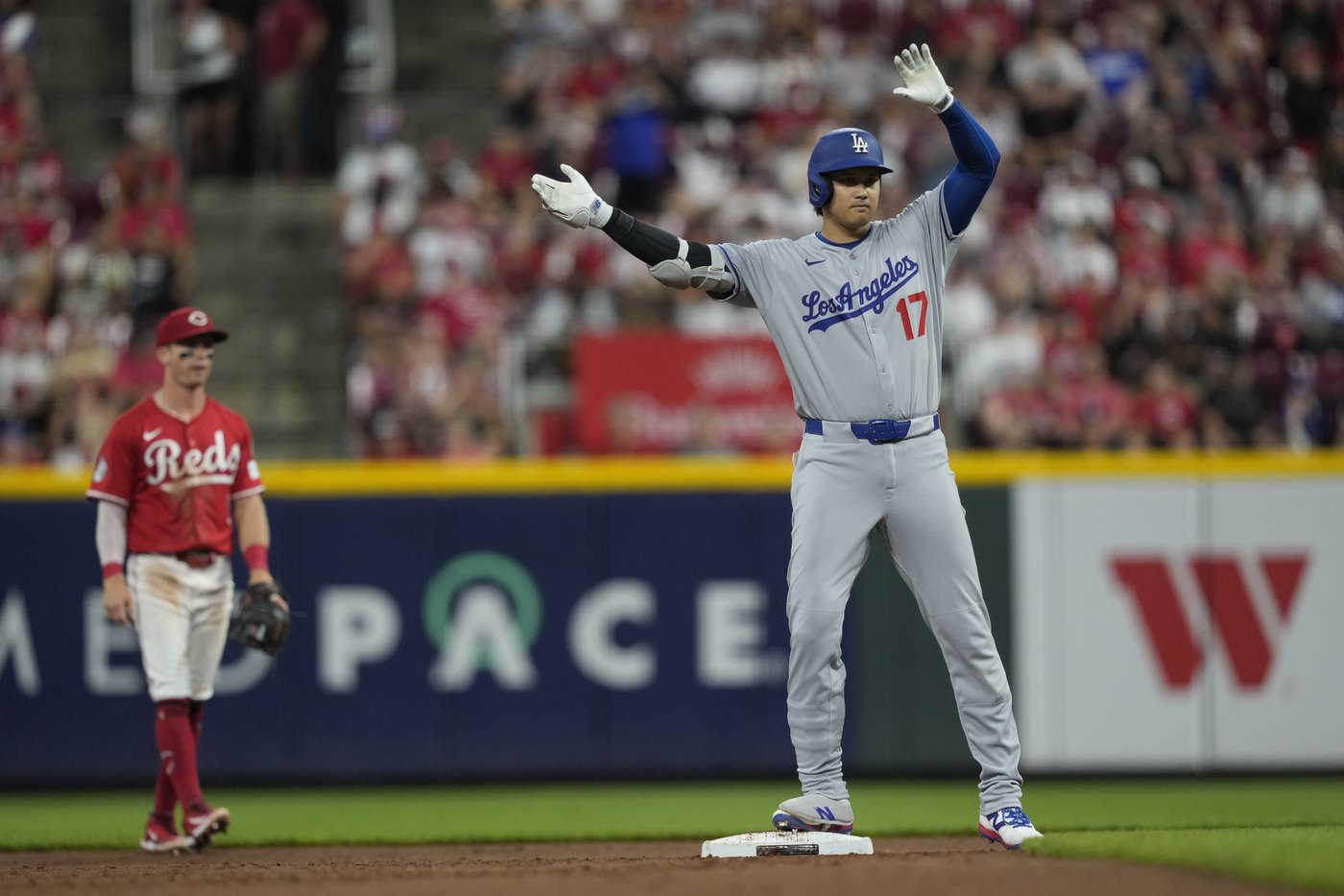 Ohtani's two-run double extends hitting streak as Dodgers defeat Reds 5-2 | iNFOnews.ca Ohtani's two-run double extends hitting streak as Dodgers defeat Reds 5-2 | iNFOnews.ca