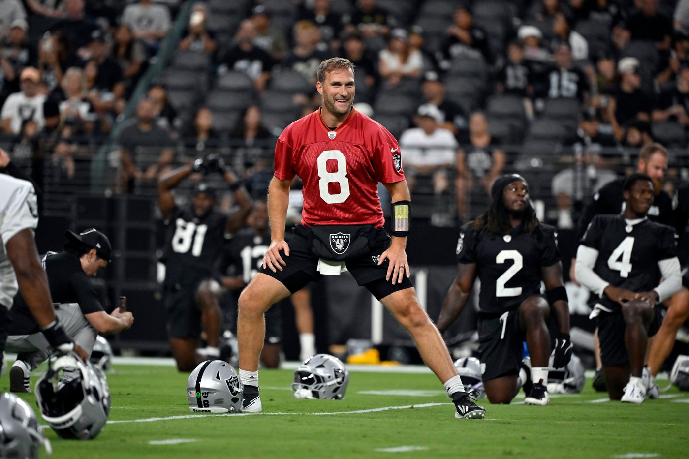 Kirk Cousins' view on mentoring is different from Joe Montana and Brett Favre's | iNFOnews.ca