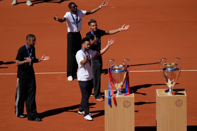 PSG stars bring the Champions League trophy to the French Open | iNFOnews.ca