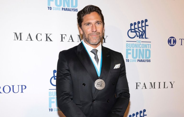Henrik Lundqvist and Wayne Gretzky re-sign multiyear deals with TNT Sports | iNFOnews.ca