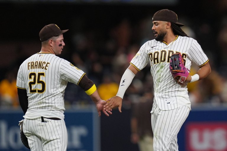 Machado and Campusano rally Padres past skidding Nationals 5-4 to keep pace in NL wild-card chase | iNFOnews.ca