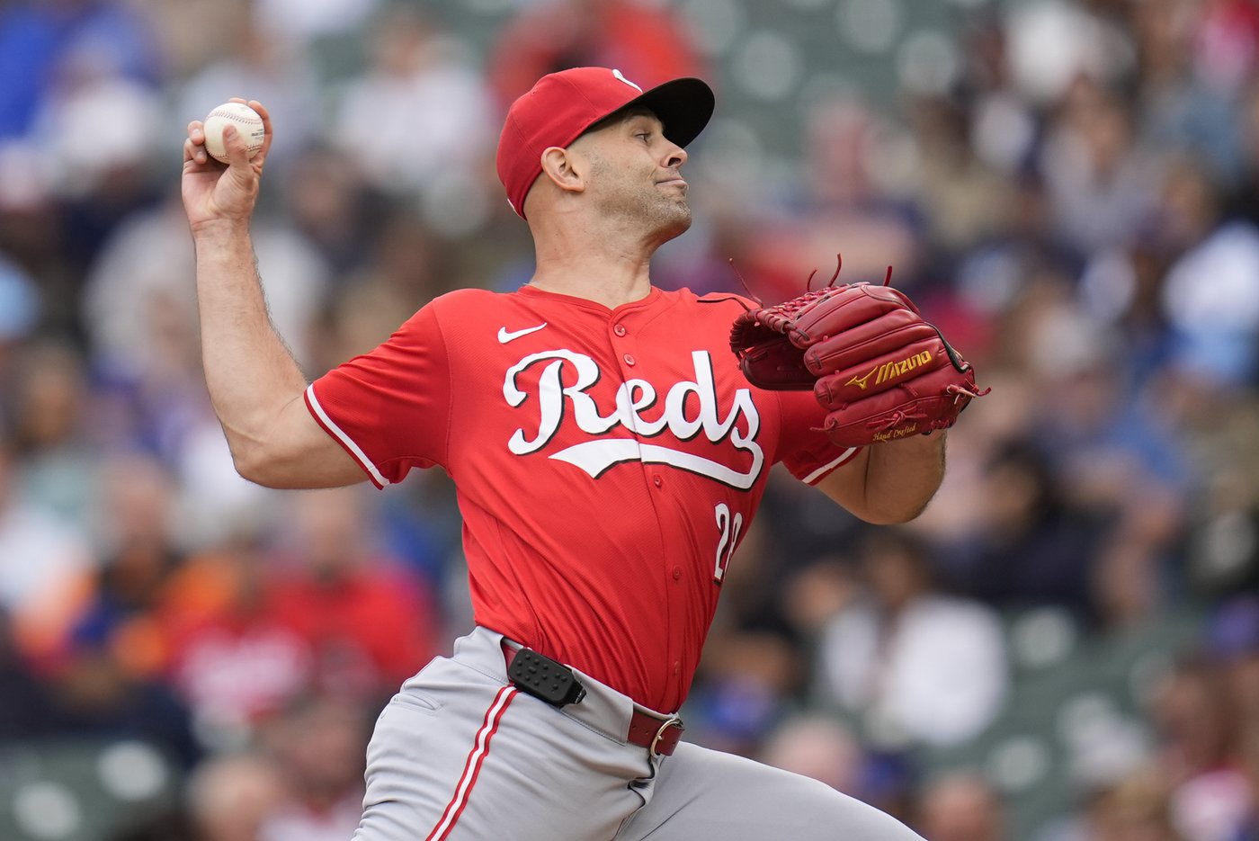 Pitcher Nick Martinez accepts $21.05 million qualifying offer to remain with Reds | iNFOnews.ca Pitcher Nick Martinez accepts $21.05 million qualifying offer to remain with Reds | iNFOnews.ca