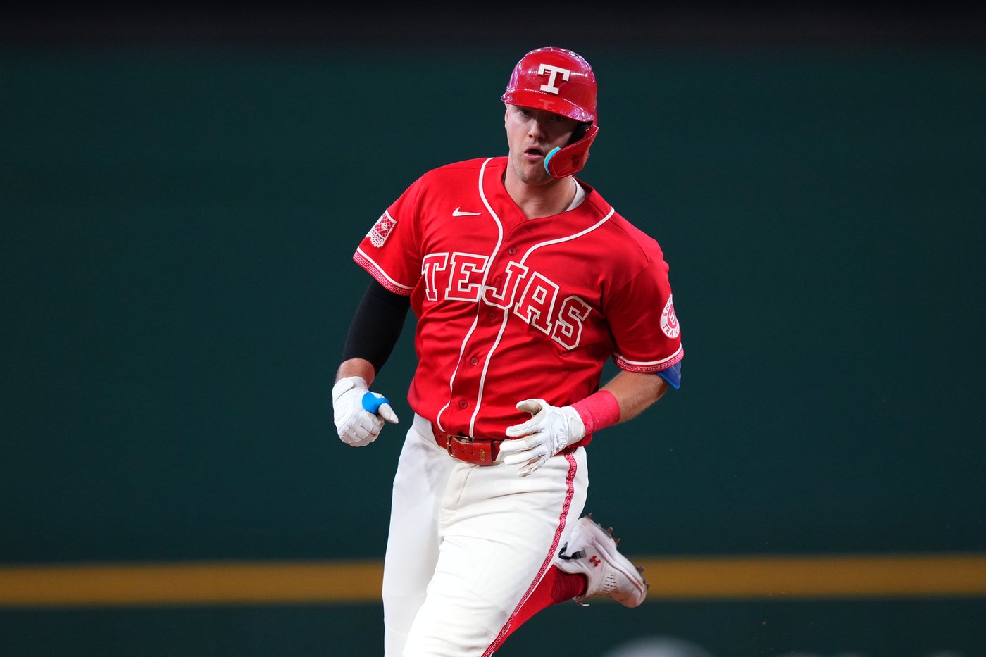 Rangers take sole possession of AL West lead, Quantrill leaves with injury in 6-3 win over Blue Jays | iNFOnews.ca Rangers take sole possession of AL West lead, Quantrill leaves with injury in 6-3 win over Blue Jays | iNFOnews.ca