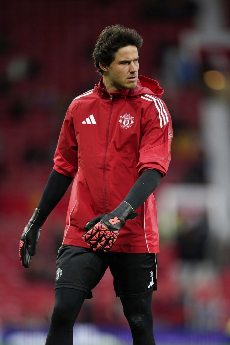 Man United names new goalkeeper Lammens in starting lineup for first time | iNFOnews.ca