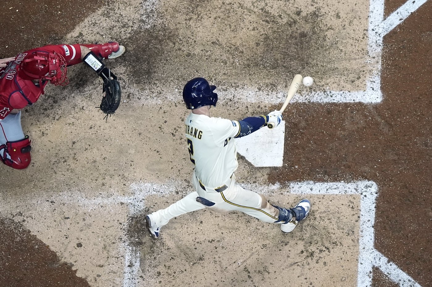 Yelich gets his 100th RBI as Brewers beat Angels 5-2 to complete sweep | iNFOnews.ca Yelich gets his 100th RBI as Brewers beat Angels 5-2 to complete sweep | iNFOnews.ca