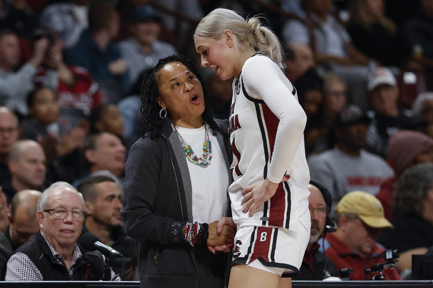 No. 3 South Carolina women hold off No. 8 Duke 81-70 for 62nd straight home win | iNFOnews.ca No. 3 South Carolina women hold off No. 8 Duke 81-70 for 62nd straight home win | iNFOnews.ca