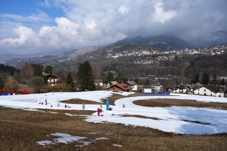 Paralympians ski in shorts and T-shirts, and some ask: Shouldn’t these Games be earlier? | iNFOnews.ca