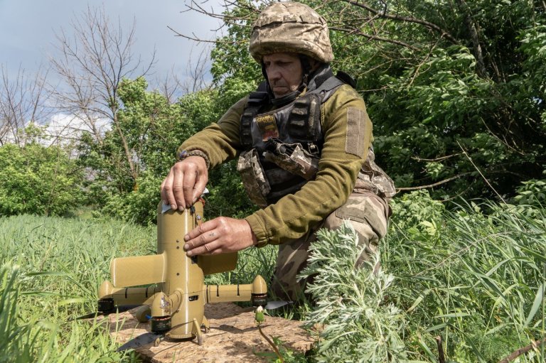 Zelenskyy heads to Sweden as Ukraine touts drone expertise honed in war with Russia | iNFOnews.ca