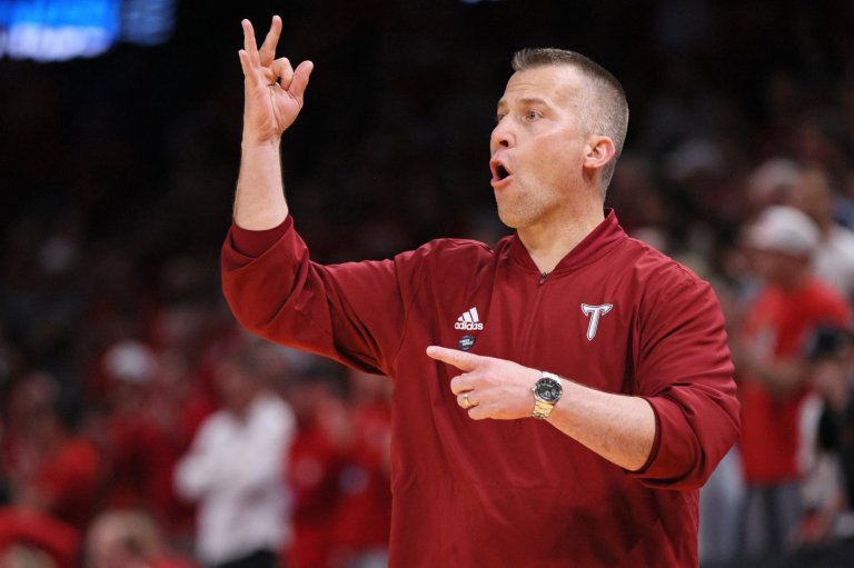 Georgia Tech hires Troy's Scott Cross less than 2 weeks after firing Damon Stoudamire | iNFOnews.ca