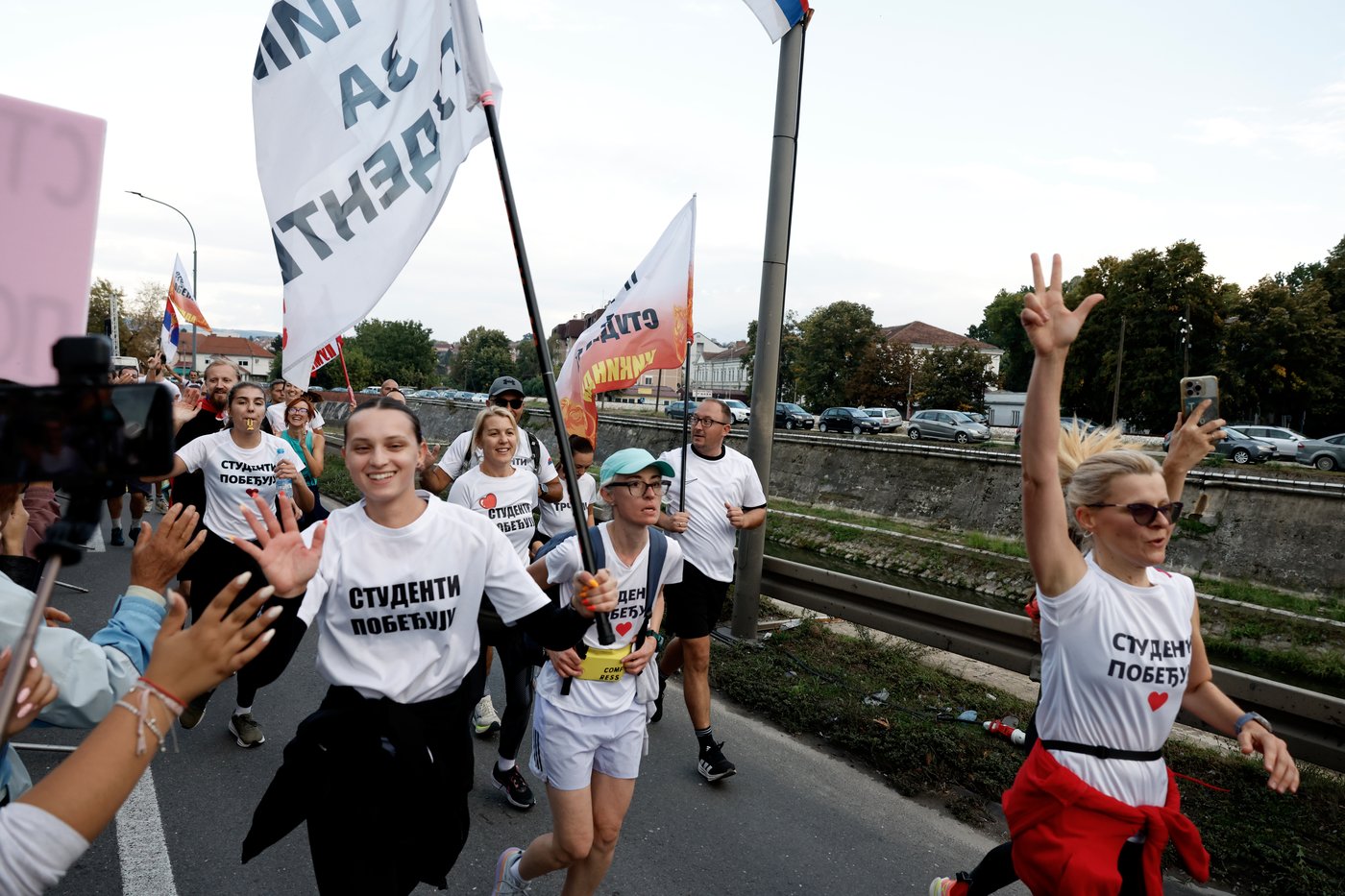 Thousands welcome cycling students in Kragujevac ahead of Serbia’s Oct. 25 election | iNFOnews.ca