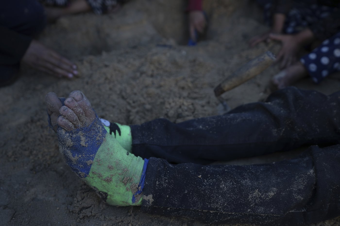 Winter is hitting Gaza and many Palestinians have little protection from the cold | iNFOnews.ca