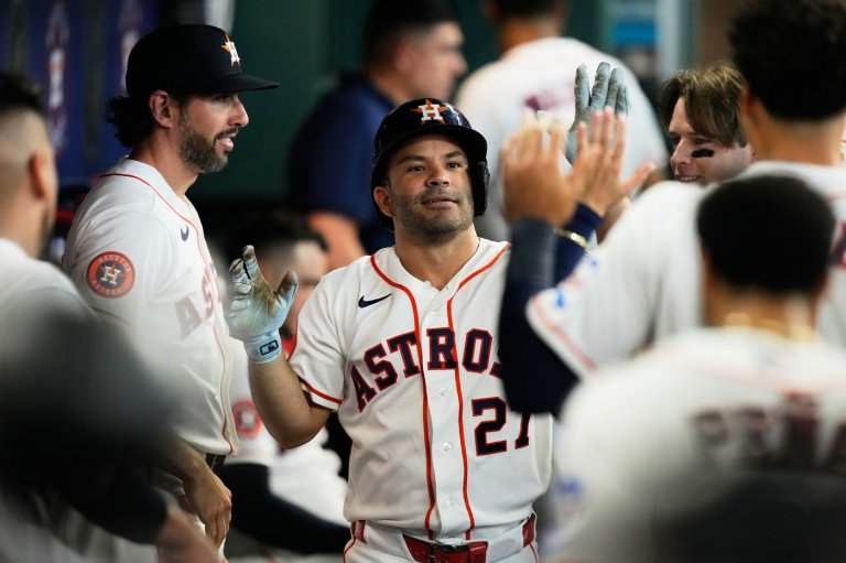 Ernie Clement’s 10th-inning, 2-run homer lifts the Blue Jays past the Astros | iNFOnews.ca