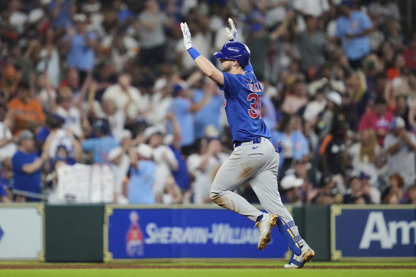 Tucker enjoys huge game against former team as Cubs hammer Astros | iNFOnews.ca