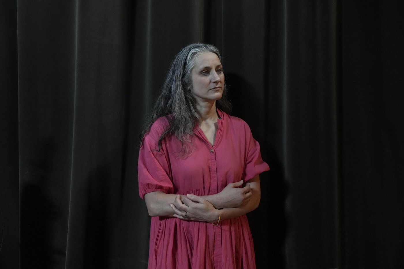 Moscovitch's drama 'Red Like Fruit' explores power and memory in post-#MeToo era | iNFOnews.ca Moscovitch's drama 'Red Like Fruit' explores power and memory in post-#MeToo era | iNFOnews.ca