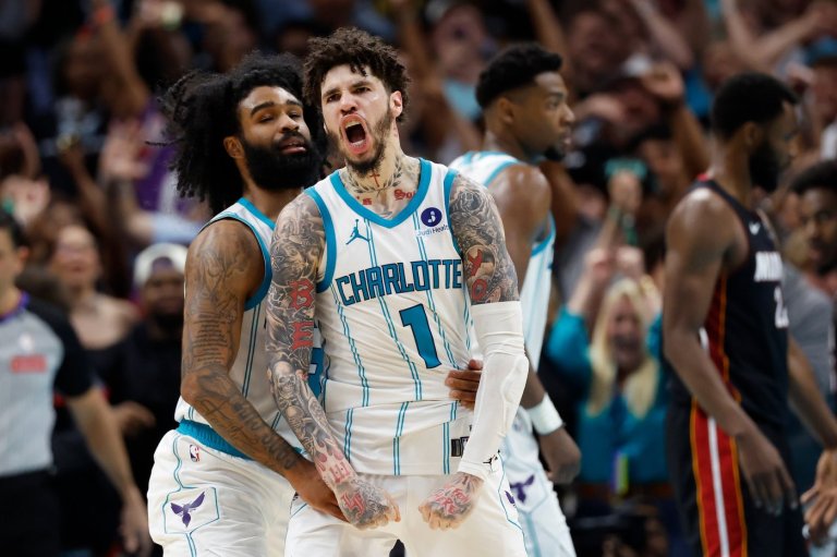 LaMelo Ball's layup, Miles Bridges' block at buzzer give Hornets 127-126 win over Heat in play-in | iNFOnews.ca