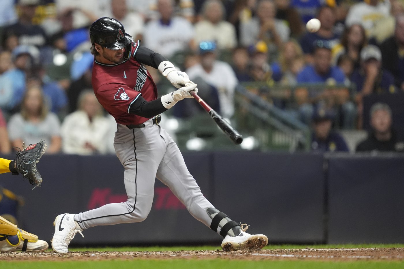Alexander, Perdomo homer to help the Diamondbacks beat the Brewers, 3-2 | iNFOnews.ca