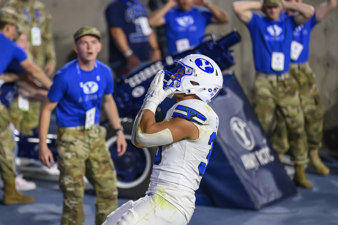 BYU forces 3 turnovers, gets 90-yard punt return TD in 38-9 rout of No. 13 Kansas State | iNFOnews.ca
