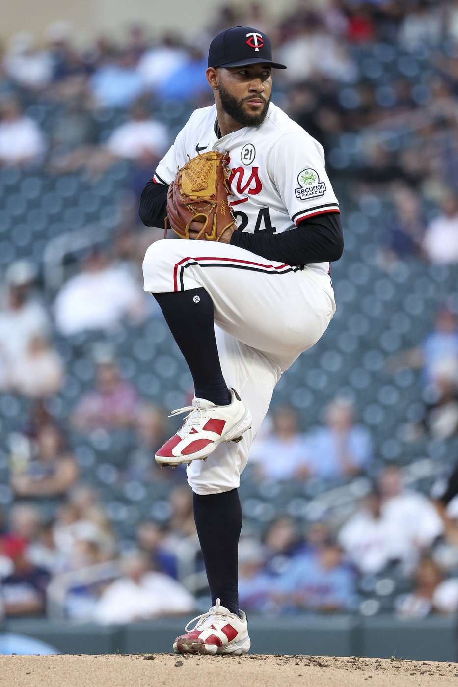 Woods Richardson fans 11 in Twins' 7-0 win, dropping Yankees 5 games behind Blue Jays | iNFOnews.ca