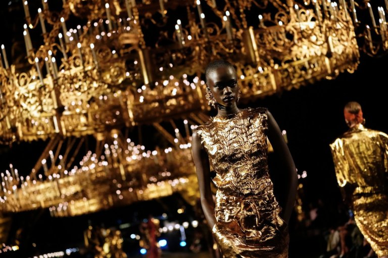 Paris fashion defies a bruised luxury industry with J.Lo, golden glamour and skimpy outfits | iNFOnews.ca