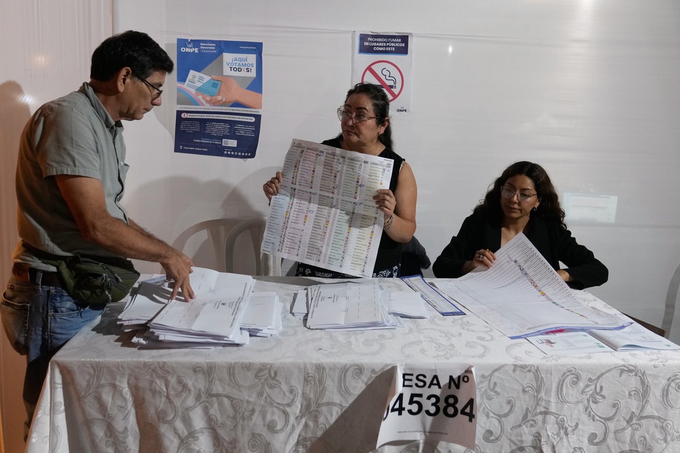 Peru's voters face choice of 35 contenders for ninth president in 10 years | iNFOnews.ca