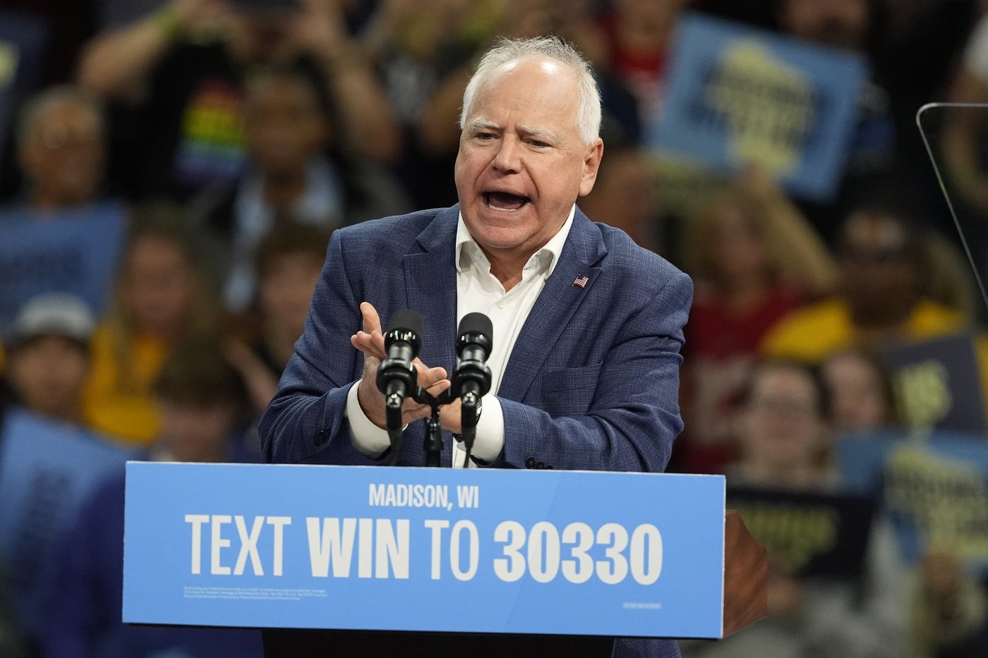 Obama and Walz urge Democrats to vote early in battleground Wisconsin | iNFOnews.ca