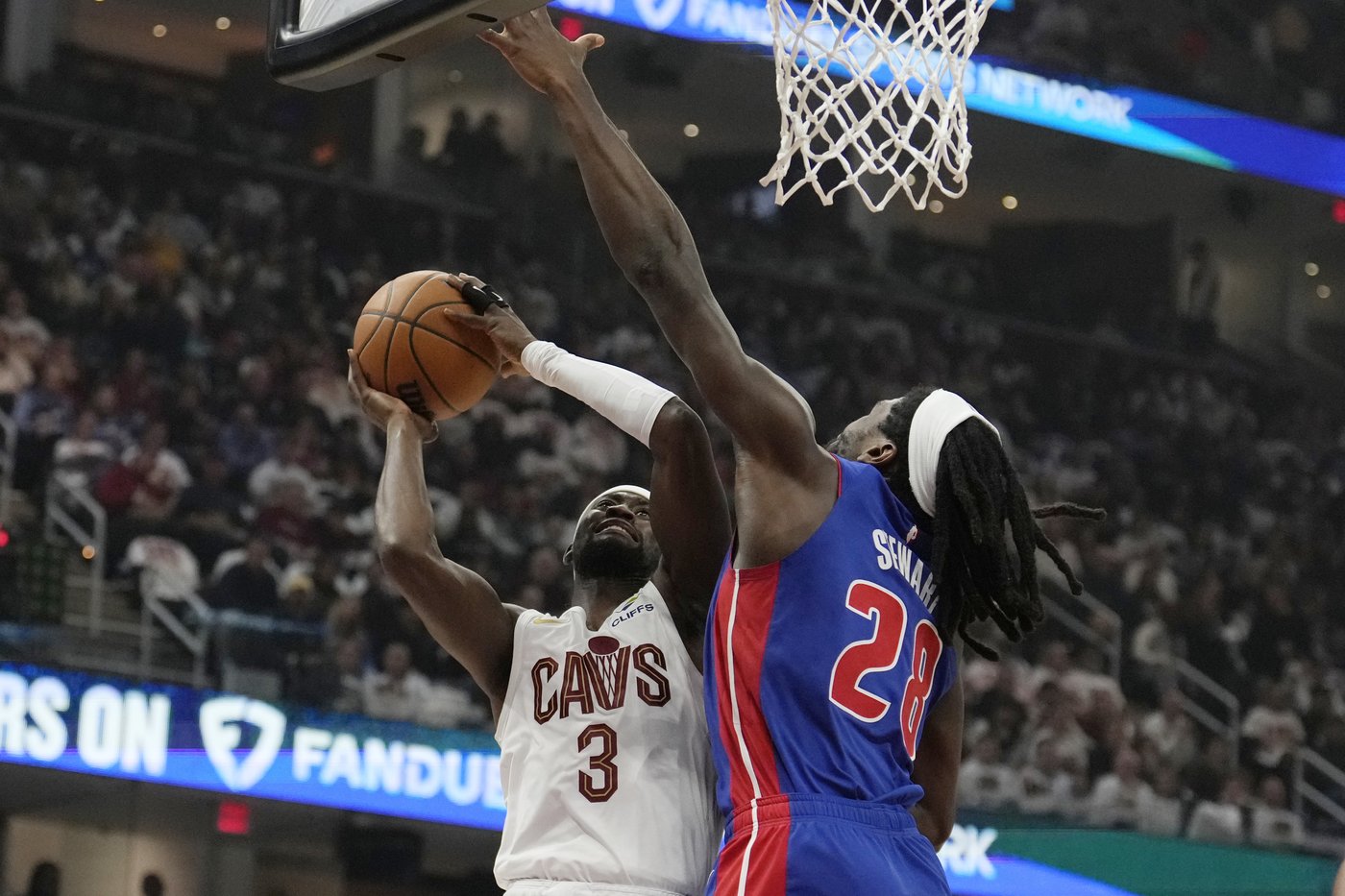 Mitchell, Wade help Cavaliers beat Pistons 113-101 in Bickerstaff's return to Cleveland | iNFOnews.ca