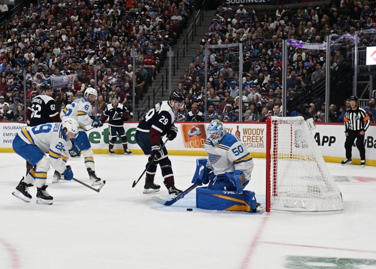 Necas and Roy score quick goals as the Avalanche rout the Blues 6-1 | iNFOnews.ca