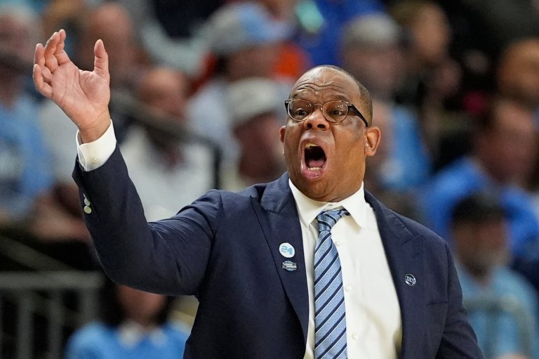 North Carolina blows a huge lead and makes another early March Madness exit under Hubert Davis | iNFOnews.ca
