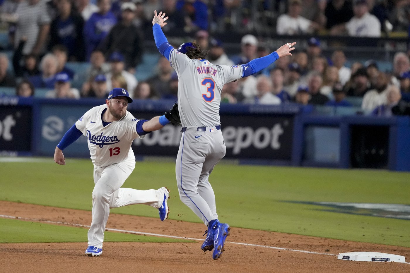 Dodgers tie postseason mark of 33 straight scoreless innings, top Mets 9-0 in NLCS opener | iNFOnews.ca