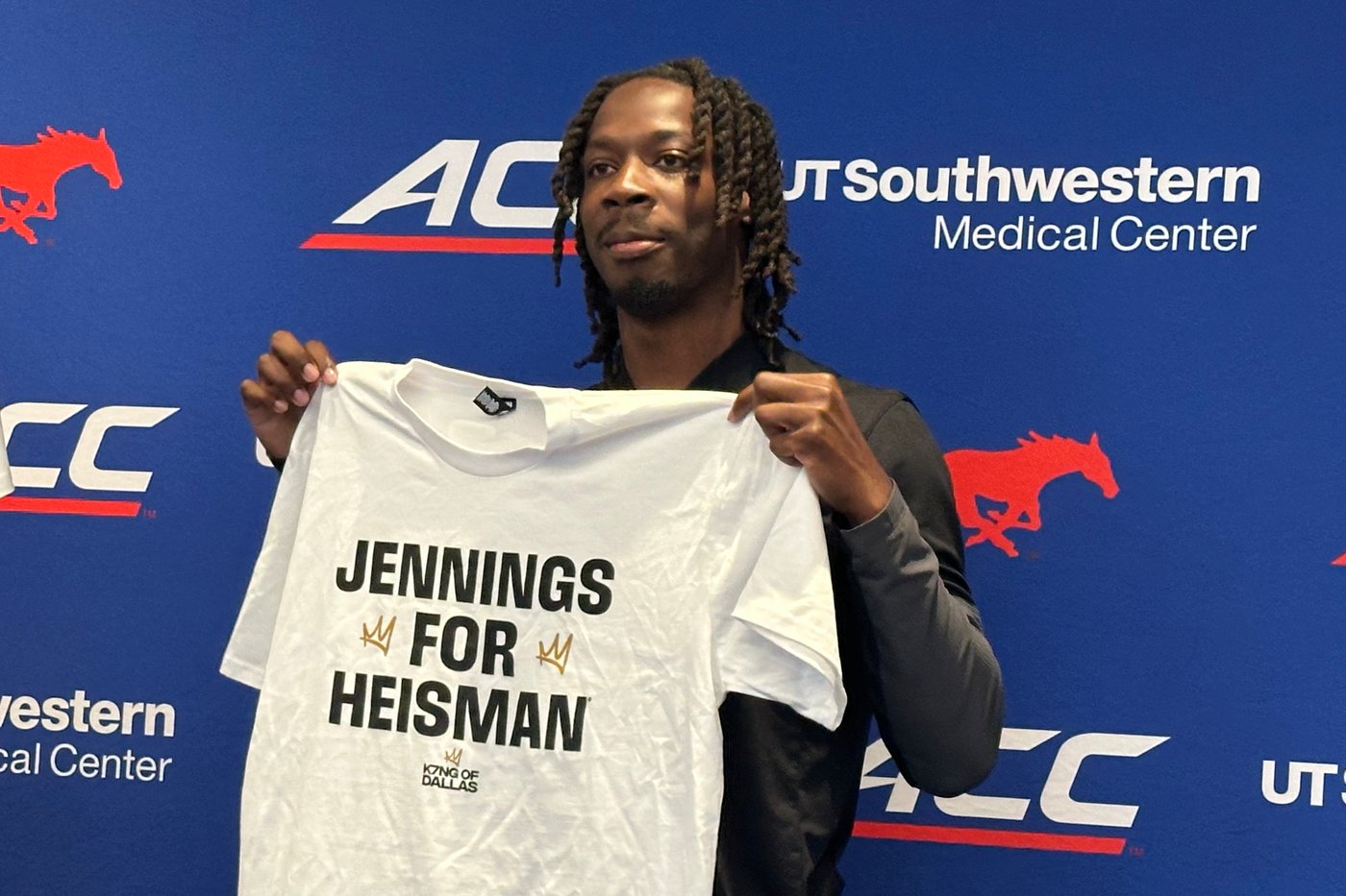 SMU launches a Heisman push for Kevin Jennings and is putting QB's name on a new recovery center | iNFOnews.ca SMU launches a Heisman push for Kevin Jennings and is putting QB's name on a new recovery center | iNFOnews.ca