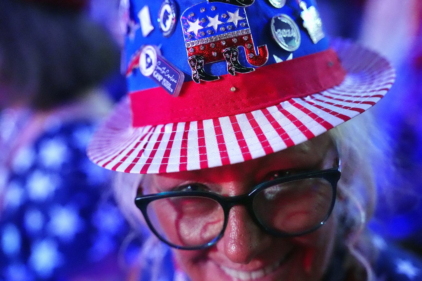 Trump takes center stage at Republicans’ first midterm convention, in photos | iNFOnews.ca