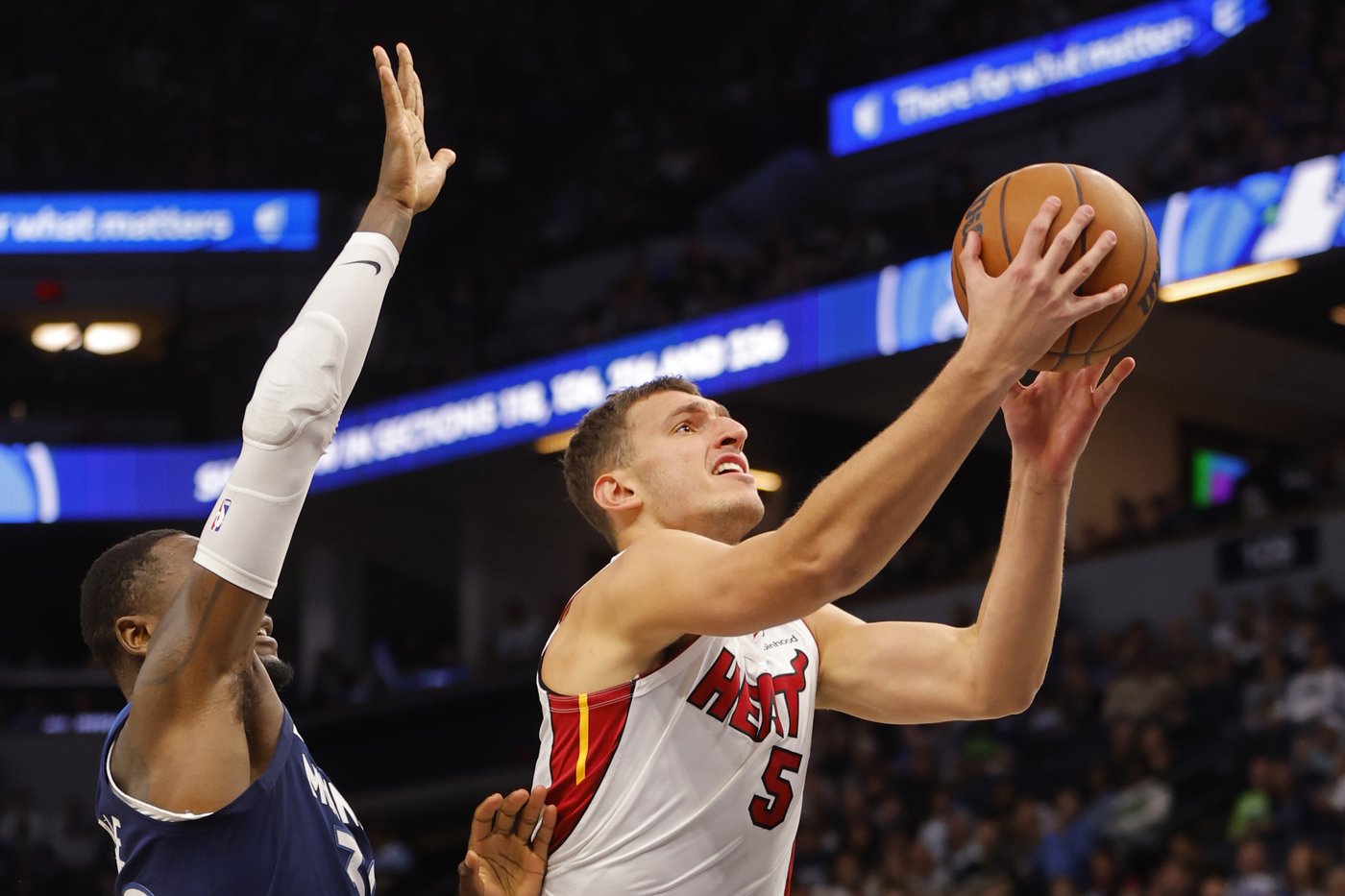Heat edge Timberwolves 95-94 on Nikola Jovic's layup-and-1 with 7.8 seconds left | iNFOnews.ca Heat edge Timberwolves 95-94 on Nikola Jovic's layup-and-1 with 7.8 seconds left | iNFOnews.ca