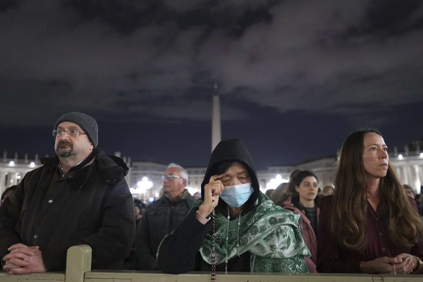 Pope had coughing fit, inhaled vomit and now requires assisted ventilation, Vatican says | iNFOnews.ca