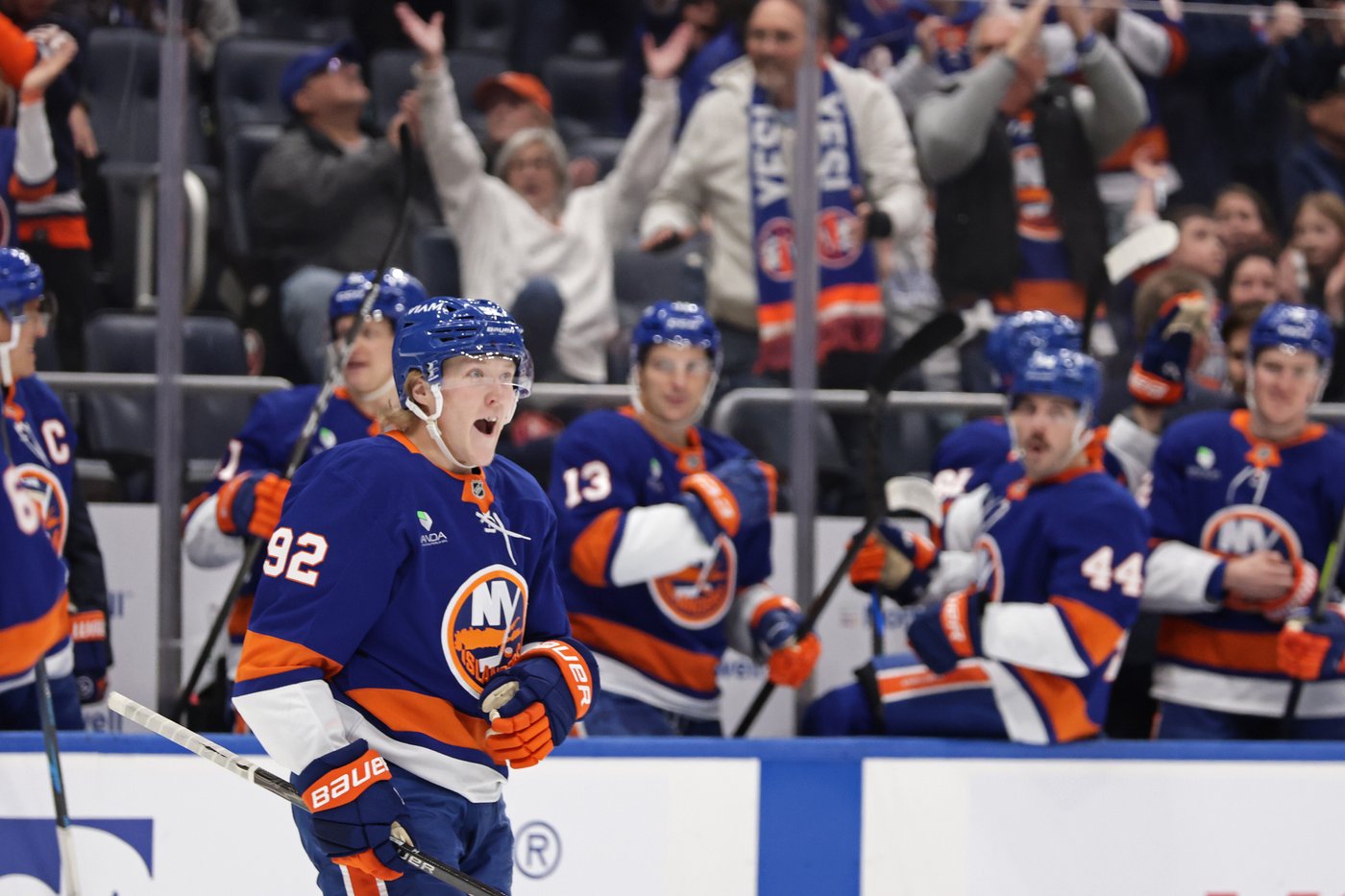 Islanders rally from a multigoal deficit to beat the Panthers 5-2 | iNFOnews.ca