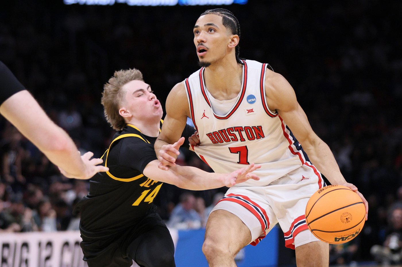 Houston routs Idaho 78-47 in return to March Madness after losing in last year's championship game | iNFOnews.ca