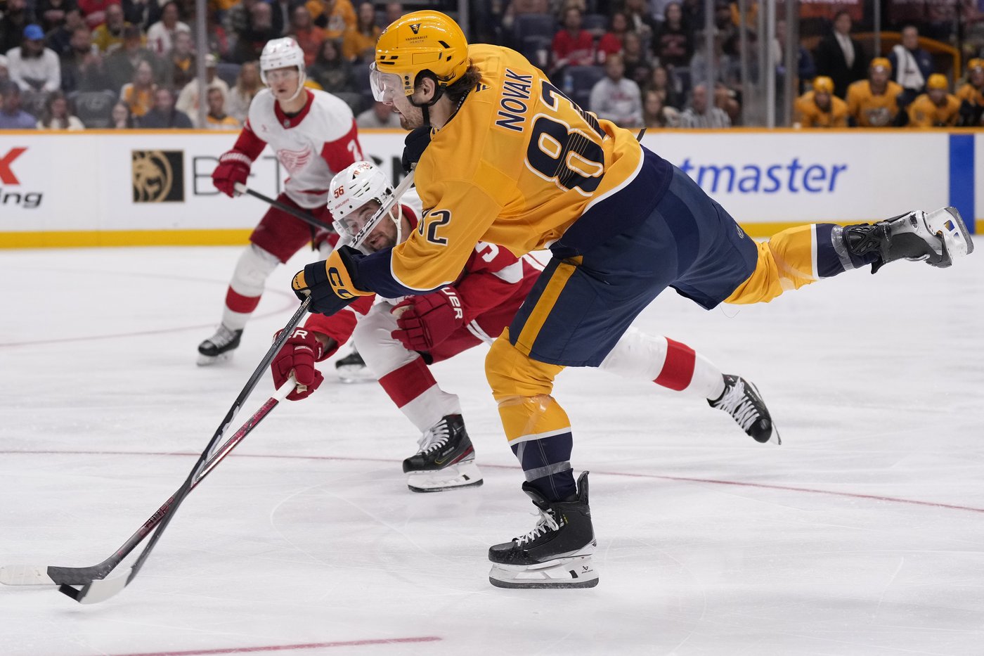 Copp's 2 goals lead Red Wings over reeling Predators 5-2 | iNFOnews.ca