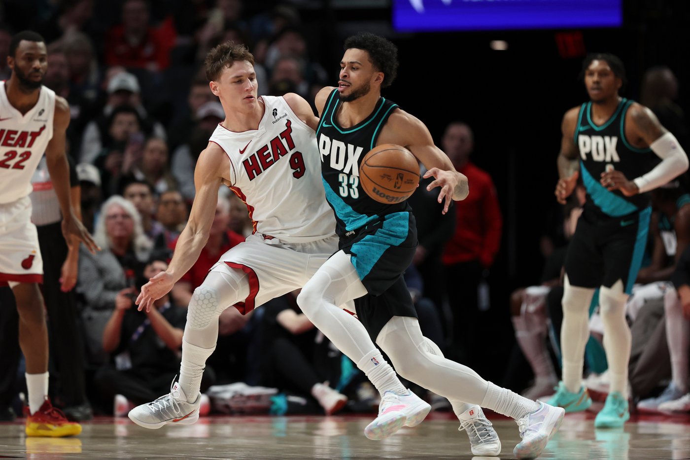 Sharpe scores 27 points as Trail Blazers beat Heat 127-110 for 4th straight win | iNFOnews.ca