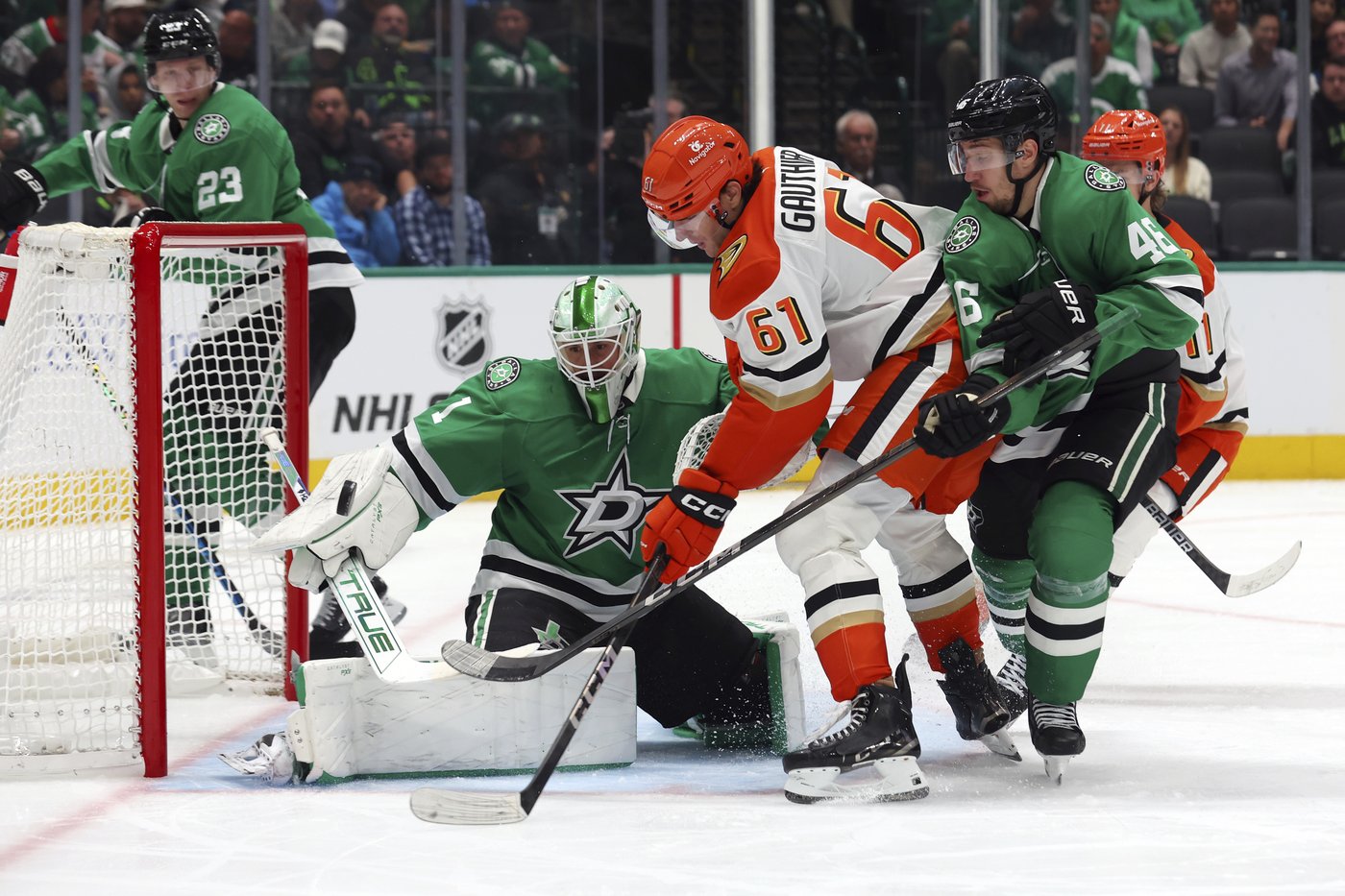 Leason has goal and 2 assists as Ducks beat Stars 4-2 for first winning streak of season | iNFOnews.ca