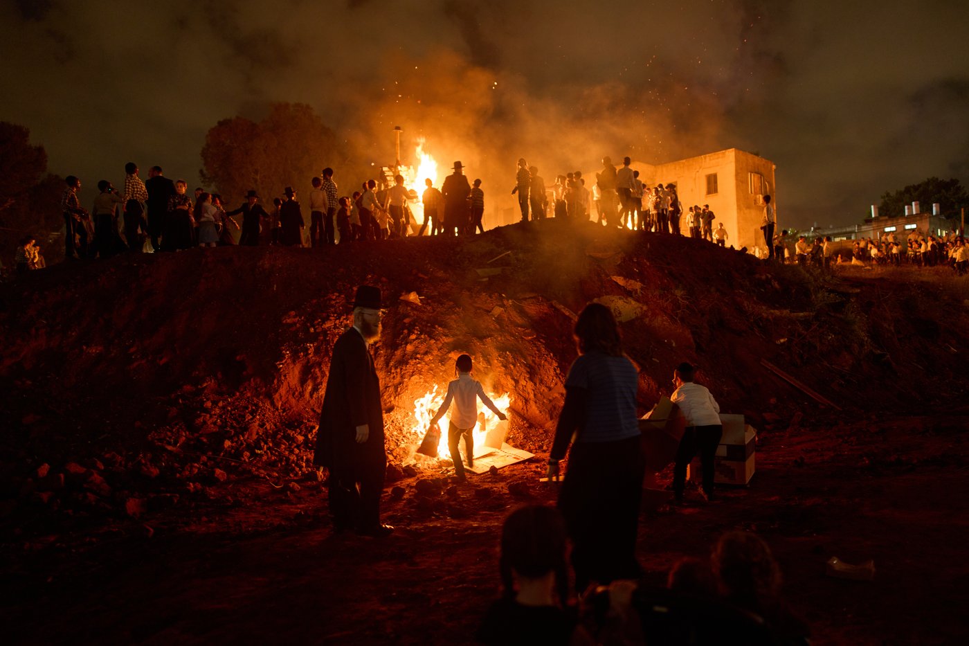 Jewish holiday Lag BaOmer lights up Israel with bonfires and song, in photos | iNFOnews.ca