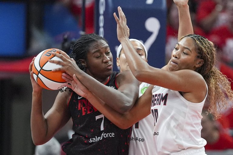 Kelsey Mitchell, Aliyah Boston help Fever stay alive in playoffs with 77-60 Game 2 rout over Dream | iNFOnews.ca