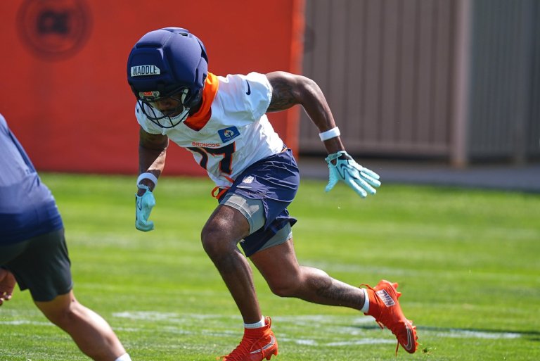 Quiet moments at Broncos camp after Jaylen Waddle pulls up, Bo Nix gets knocked down. Both are OK | iNFOnews.ca