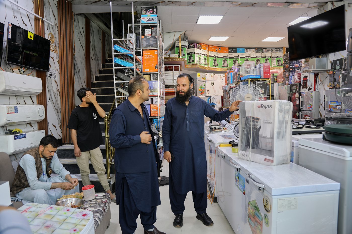 Strait of Hormuz closure chokes trade and aid for Afghanistan | iNFOnews.ca Strait of Hormuz closure chokes trade and aid for Afghanistan | iNFOnews.ca