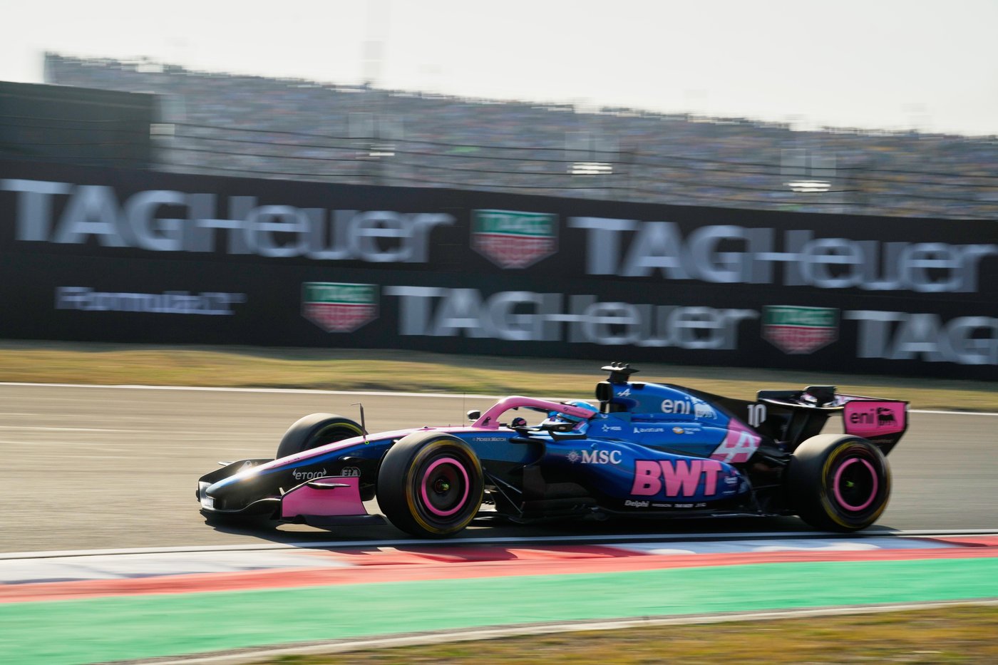 Alpine F1 team boss says Mercedes is interested in buying a stake in his team | iNFOnews.ca