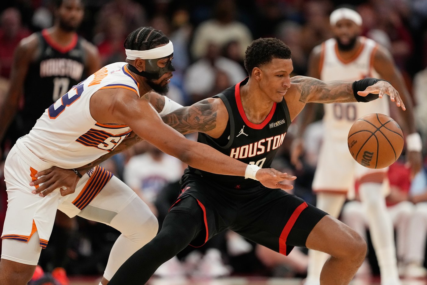 Durant's 3-pointer in final seconds gives Rockets 100-97 win over the Suns | iNFOnews.ca