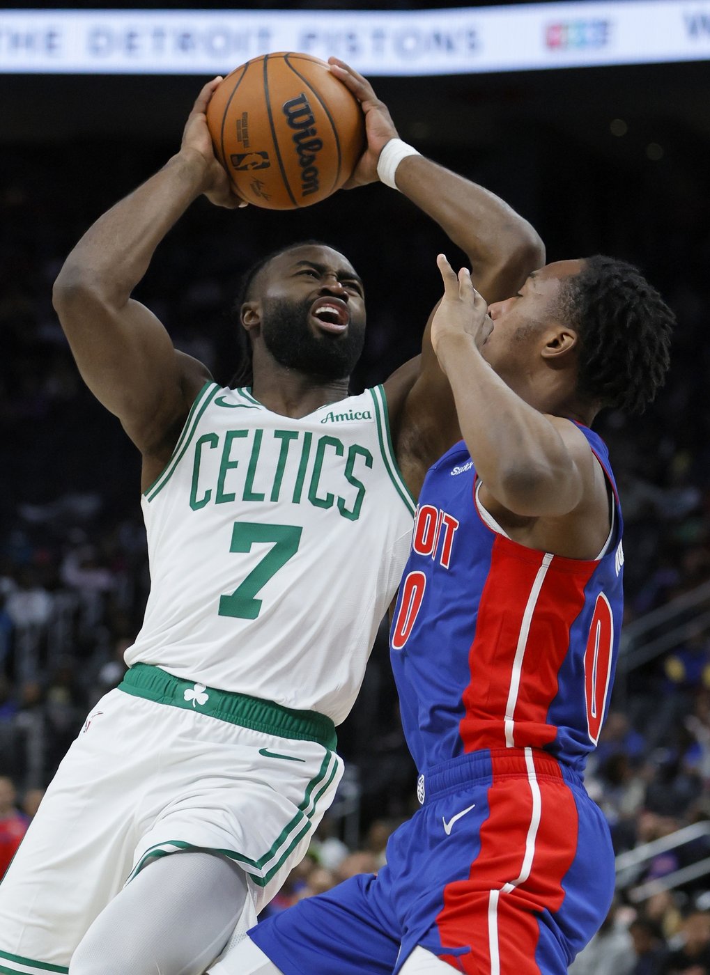 Tatum scores 37 points and Celtics hold to beat stubborn Pistons 124-118 | iNFOnews.ca
