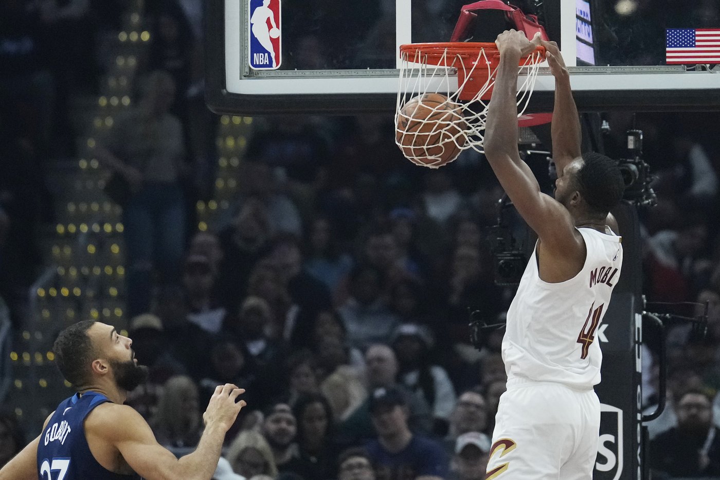 All-Stars Evan Mobley, Donovan Mitchell pace Cavs to 128-107 win over slow-starting Timberwolves | iNFOnews.ca All-Stars Evan Mobley, Donovan Mitchell pace Cavs to 128-107 win over slow-starting Timberwolves | iNFOnews.ca